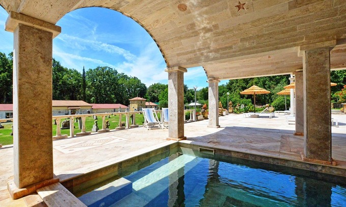 Monteverdi Marittimo Apartment | Cosy apartment for 8 guests with pool and parking