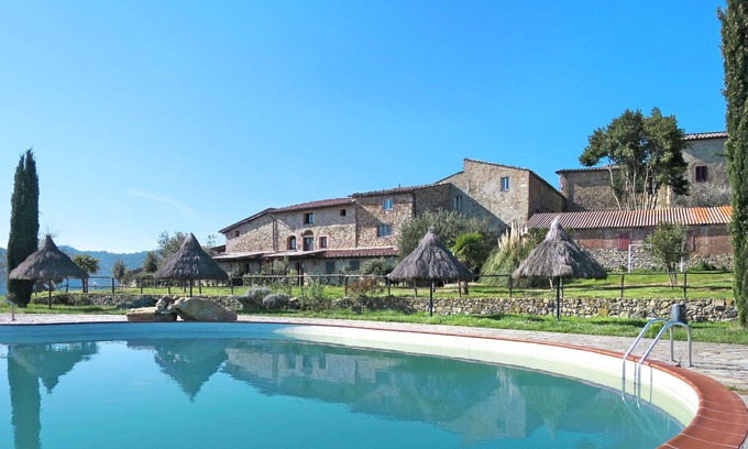 Santo Villa | Cosy apartment in villa for 4 people with pool, terrace, pets allowed and panoramic view
