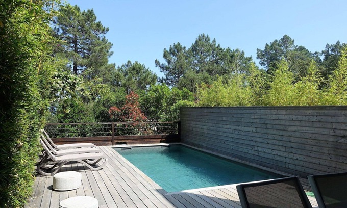 Favone Apartment | Cosy apartment for 6 people with WIFI, private pool, TV, terrace and pets allowed