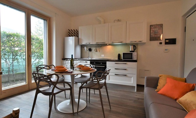 Morbegno Apartment | Cosy apartment for 4 guests with A/C, WIFI, TV, pets allowed and parking