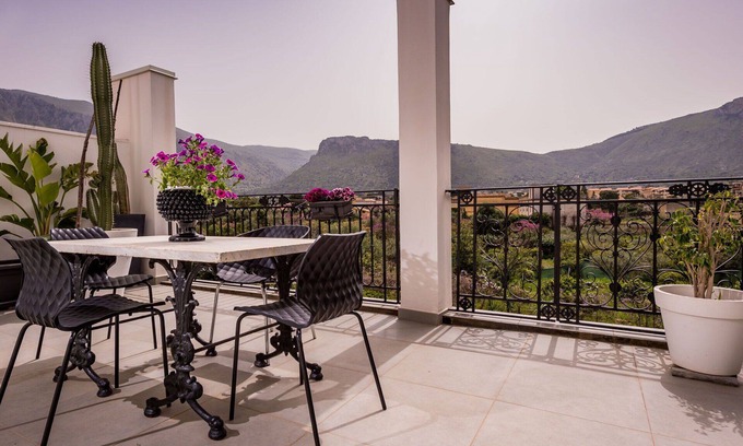 Terrasini Apartment | Cosy apartment for 4 guests with A/C, WIFI, TV, terrace and parking