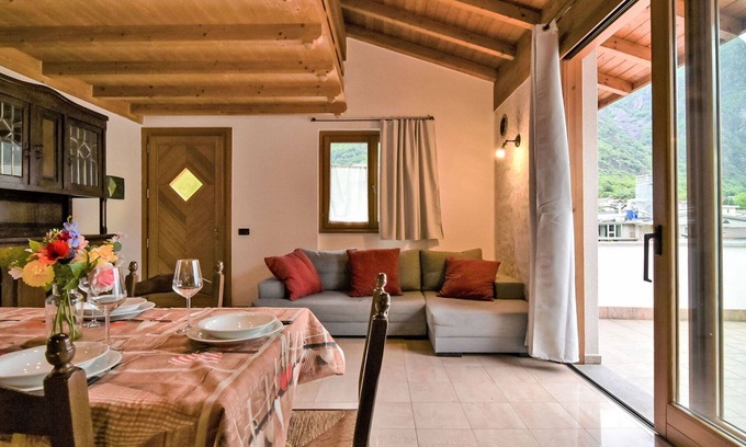 Prata Camportaccio Apartment | Cosy apartment for 5 people with WIFI, TV, terrace and pets allowed