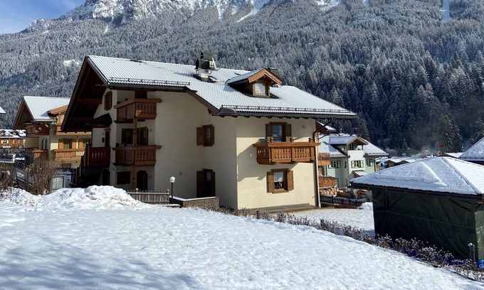 Soraga Apartment | Cosy apartment for 6 people with WIFI, TV, balcony and parking