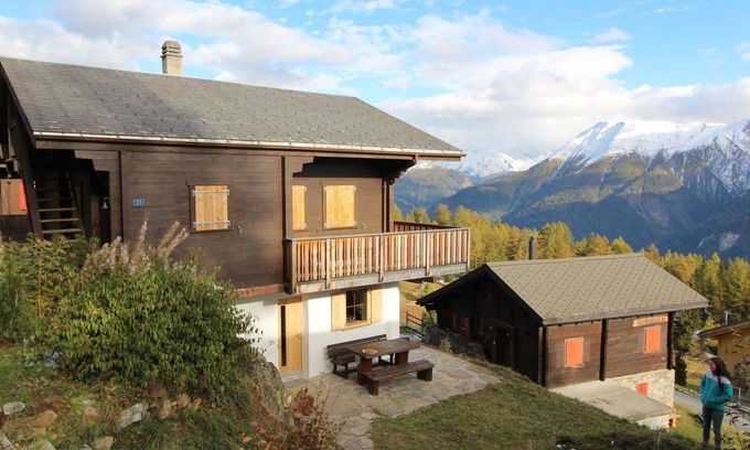 Riederalp Apartment | Cosy apartment for 5 people with WIFI, TV and balcony