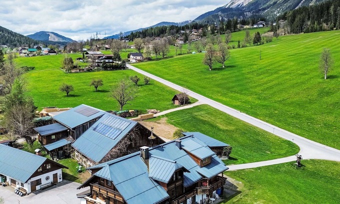 Ramsau am Dachstein Villa | Cosy apartment in villa for 3 people with WIFI, TV, balcony and pets allowed