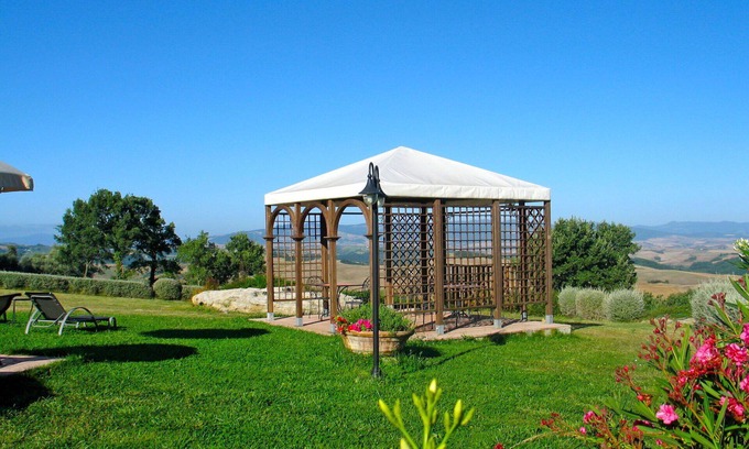 Gambassi Terme Villa | Cosy apartment in villa with WIFI, pool, A/C, TV, terrace and panoramic view, close to San Gimig.