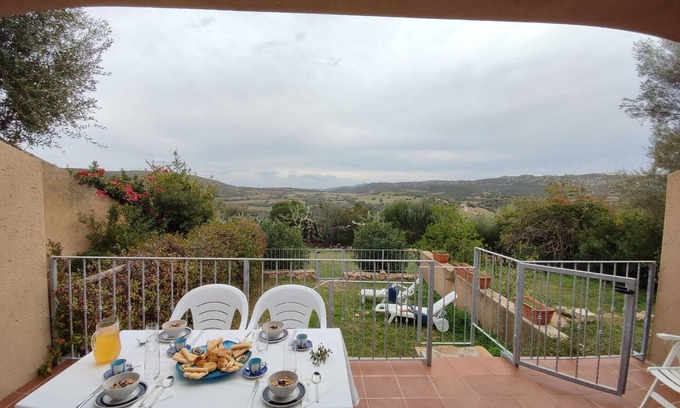 Palau House | Cosy apartment in villa with WIFI, A/C, pool, TV, terrace, panoramic view and parking