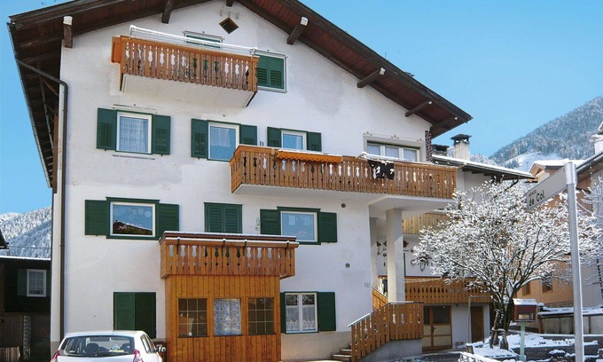 San Giovanni di Fassa Apartment | Cosy apartment for 8 guests with WIFI, TV and balcony