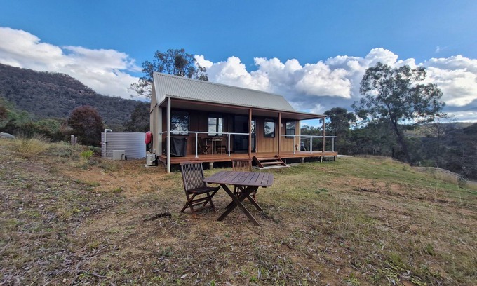 Broke Cabin | Cosy Cabin located in the Broke Valley approx 30 mins to Pokolbin & Wollombi