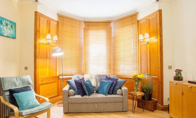 East End Apartment | Cosy Central Glasgow Green home near Merchant City