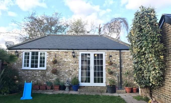 Fairlop House | cosy cottage annex in Fairlop