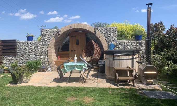 Sheerness House | Cosy Escape Heated Luxury pod With hot tub