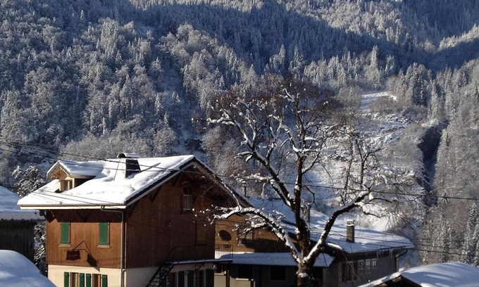 Sixt-Fer-a-Cheval Apartment | Cosy family-friendly duplexchalet apartment - ski to door, hiking. Pet.friendly