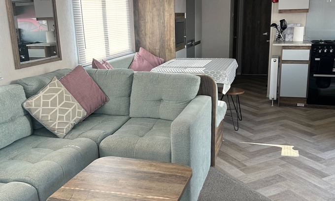 Shipton Gorge House | Cosy Holiday Home at Freshwater Beach Holiday Park on the iconic Jurassic Coast