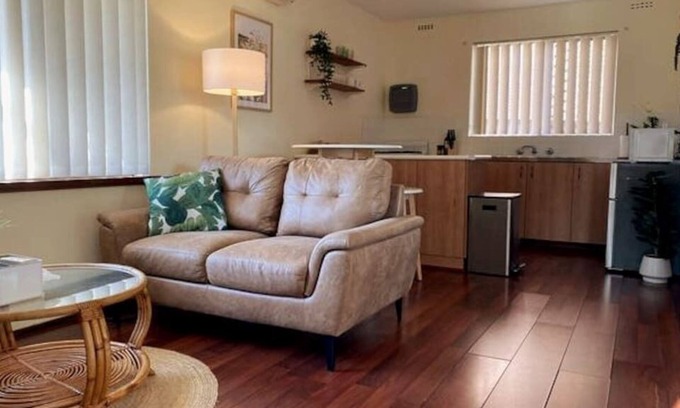 East Victoria Park Apartment | Cosy & Private, Walk to East Vic Park