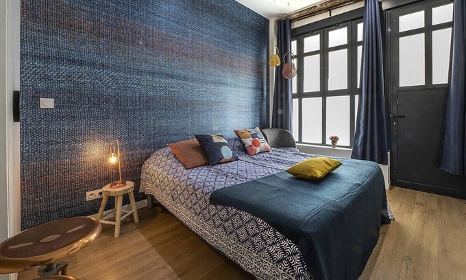 Lyon City Centre Apartment | Cosy Studio Bernard with Jacuzzi – Relaxation & Style