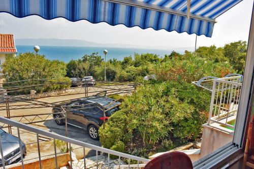Ravni Apartment | Cosy studio with a terrace and a sea view