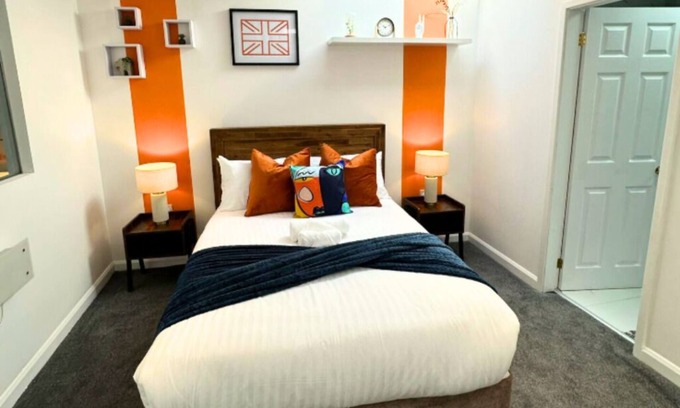 Birmingham Apartment | Cosy Twin w/Balcony and Parking near Utilita Arena, ICC HS2 JLR and NEC