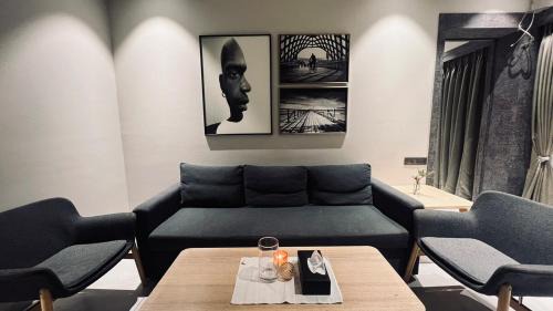 Thakursai Apartment | Cosy Villa Luxury Suite with pool
