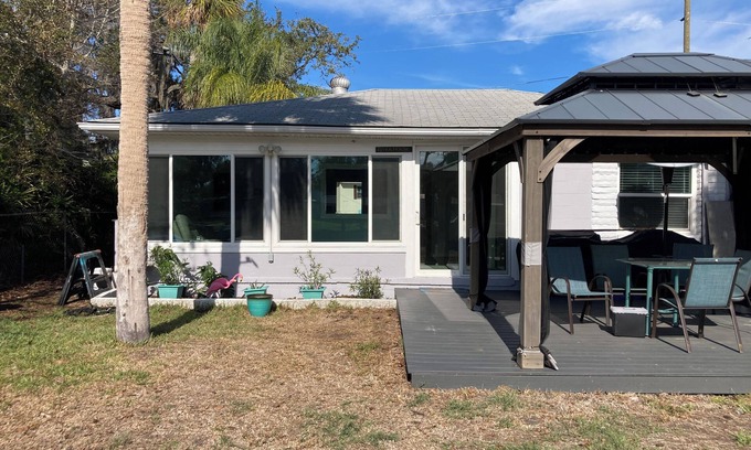 New Port Richey House | Cotee River Waterfront - .5 miles from New Port Richey Center