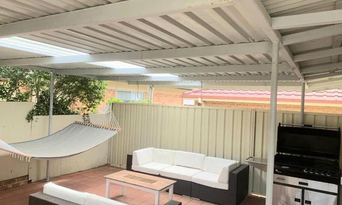 Nelson Bay Apartment | Cottage 3mn walk CBD/Marina. Wifi,AC, pet-friendly
