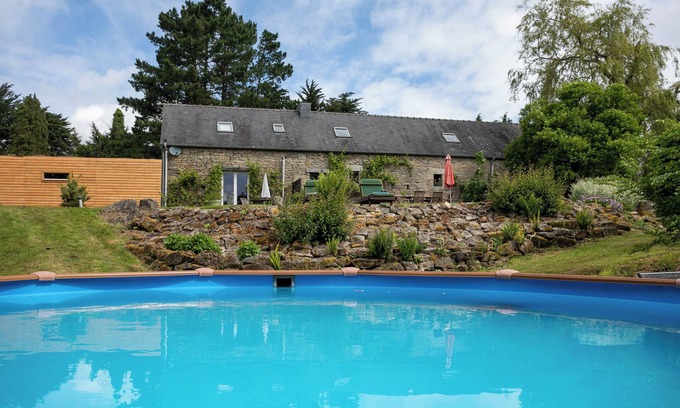 Plounerin House | Cottage 'Gîte - Ty Morgane' with Shared Pool, Shared Garden and Wi-Fi