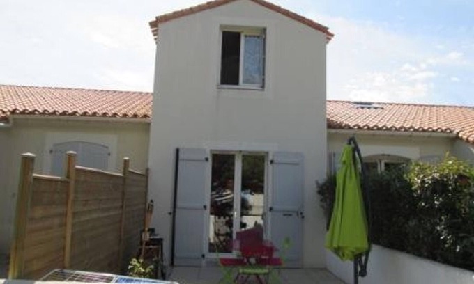 Barbatre House | Cottage in Barbâtre near beach, pets allowed, 2-4 ppl.