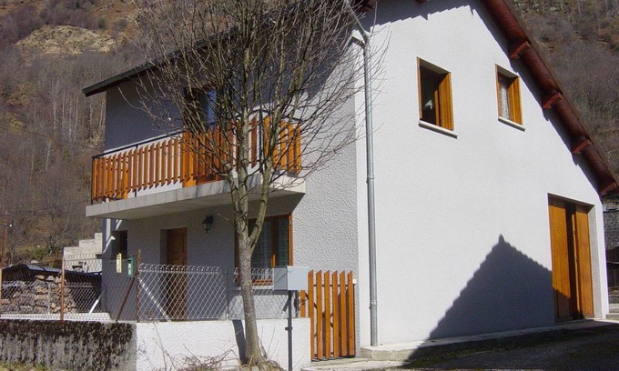 Orlu House | Cottage in the mountains with Wifi for 4 people in Orlu Valley!