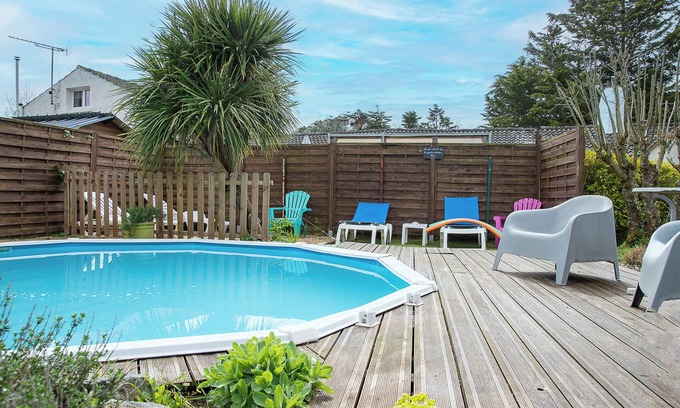 Saint-Jean-de-Monts House | Cottage 'New - Gite Jennifer Piscine Et Spa' with Shared Pool, Private Terrace and Wi-Fi