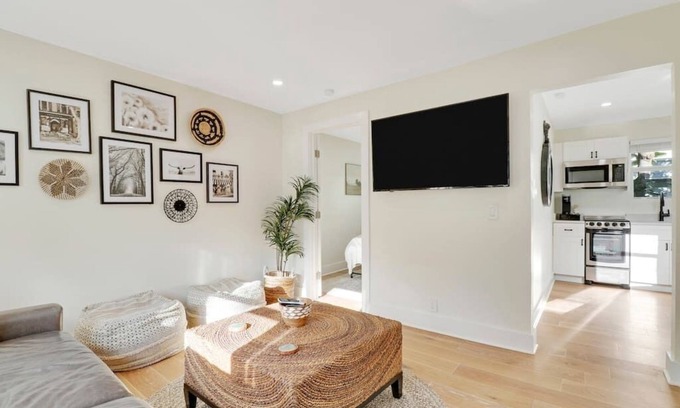 West Palm Beach Apartment | Cottage on Croton Way # 2