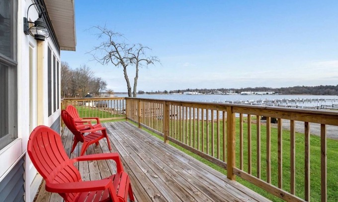 Montague Cottage | Cottage on White Lake with private dock