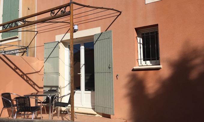 L'Isle-sur-la-Sorgue Villa | Cottage poppies for 4 pers. Near the city center,