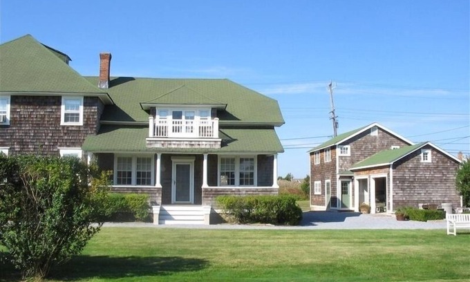 Monmouth Beach Cottage | "Cottage Road Beach House" - Booking open for Summer 2020