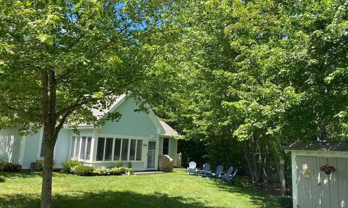 Summer Village Cottage | Cottages at Summer Village, fully furnished cottage, Wi-fi, heated pools, hot tub
