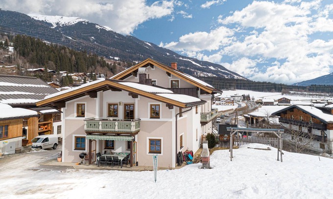 Schonbach Apartment | Country house close to Wildkogel ski area