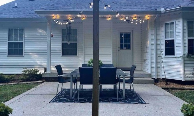 Pleasant View House | Country Chic-20 Min to Nash, Sleep 9