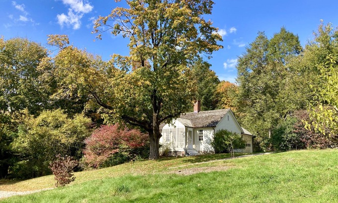 Redding Ridge Cottage | Country Cottage 2BR w/ Cozy, Modern Amenities