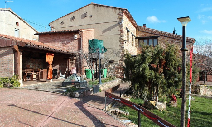 Espeja de San Marcelino House | Country House 'La Chimenea De Soria I' with Mountain Views, Shared Pool and Wi-Fi