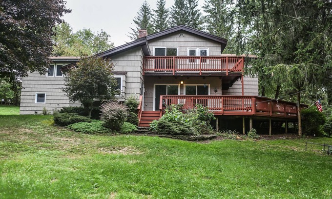 Denver House | Country Escape! 5 bed/5bath, 2 acre pond, pool/Foosball tables, Fire pit, Sauna