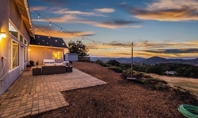 Valley Center House | COUNTRY GETAWAY WITH VIEWS
