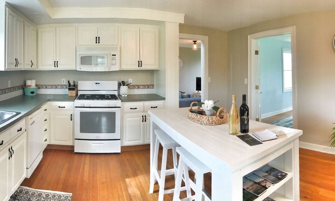 Skaneateles House | Country Home on the village edge with Hot Tub