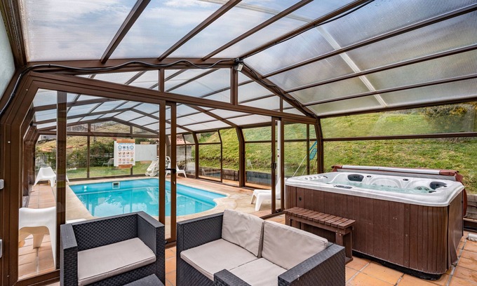 Lena House | Country House 'La Cerra' with Mountain View, Private Pool and Wi-Fi