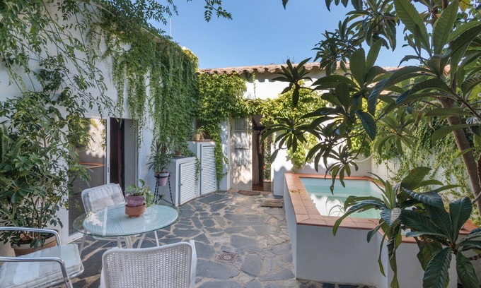 Jabugo House | Country House 'La Rana Verde De Abajo' with Mountain View, Private Pool and Wi-Fi
