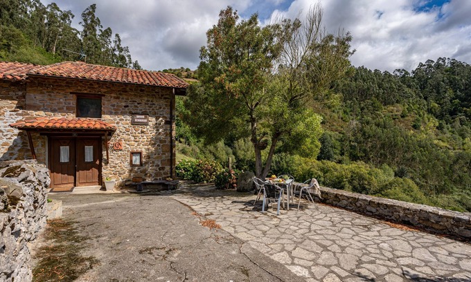 Penamellera Baja House | Country House 'Mesilda' with Mountain View, Private Terrace and Balcony