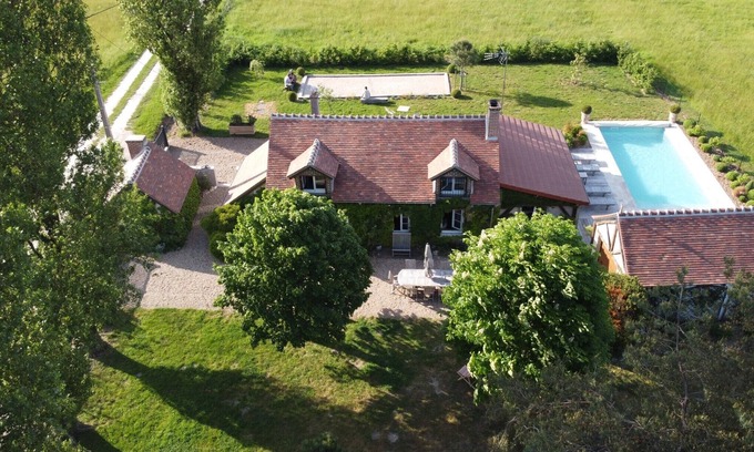 Tour-en-Sologne Cottage | Country house near Chambord, calm, relaxation, meadows, woods.