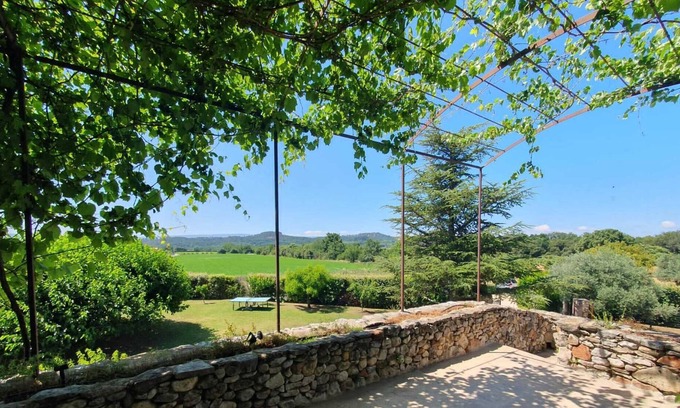 Roussillon Villa | Country house (sleeps 8, 10) in a quiet location, with a superb view of the Luberon.