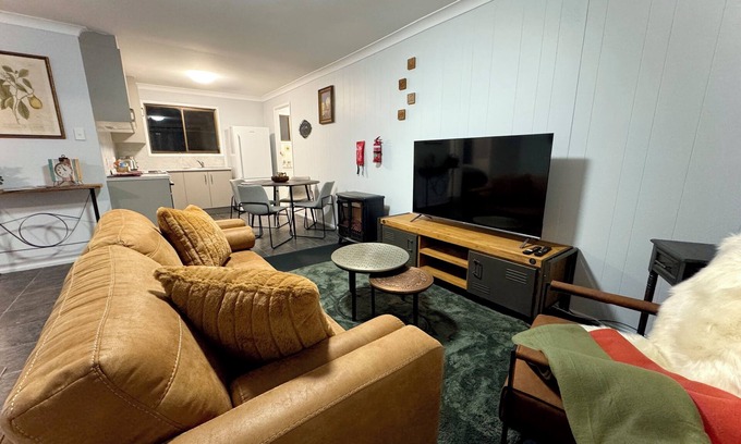 Stanthorpe House | Country Style Comfort in Stanthorpe | Close to everything | Newly renovated