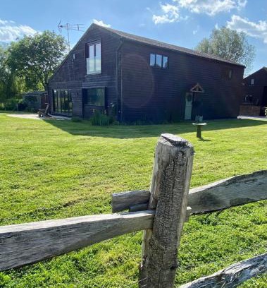 Abbess Roding House | Countryside Barn Close to Kent Vineyards
