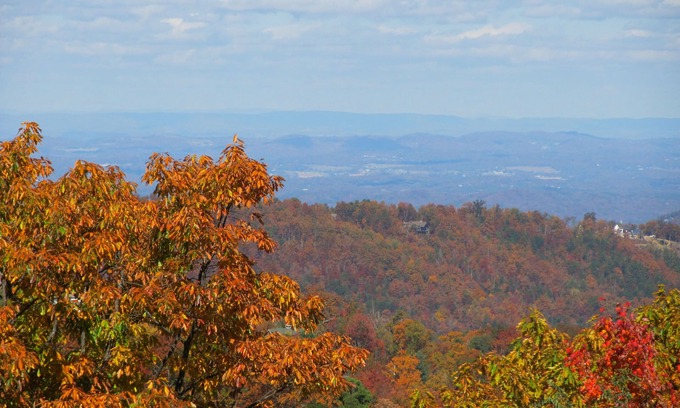 Chalet Village Cabin | Couples’ Mt Paradise; Allergen-Free;Borders GSMNP;Seasonal Views;Owner Operated