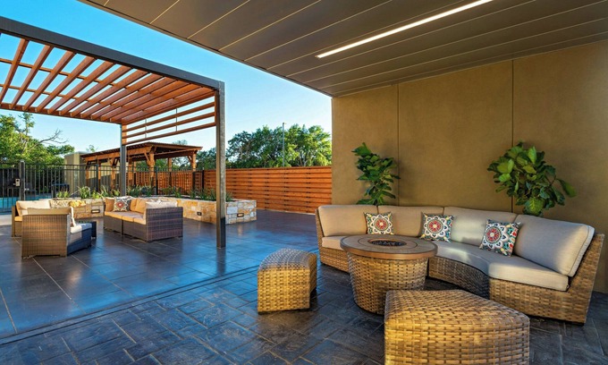 Dripping Springs Hotel | Courtyard By Marriott Austin Dripping Springs